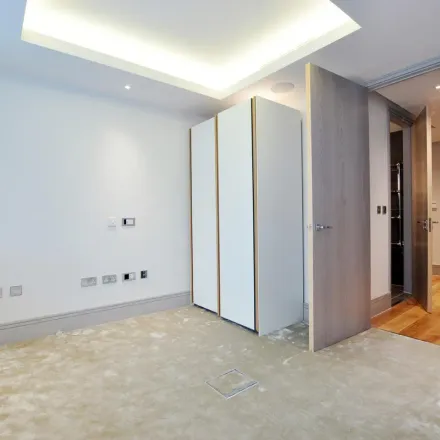 Image 3 - Cecil Grove, Primrose Hill, London, NW8 7EB, United Kingdom - Apartment for rent