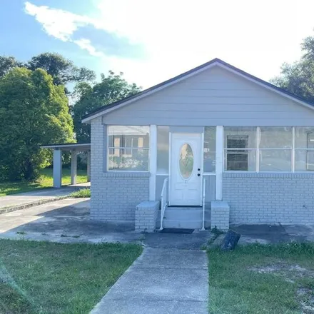 Rent this 3 bed house on 312 South Frankfort Avenue in DeLand, FL 32724