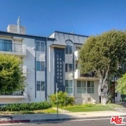 Rent this 1 bed condo on 8163 Redlands Street in Los Angeles, CA 90293