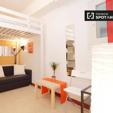 Rent this 4 bed room on Carrer del Rosselló in 161-169, 08001 Barcelona