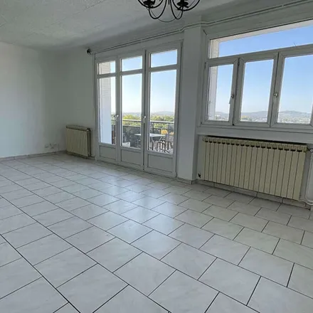 Rent this 5 bed apartment on 1 Rue Saint-Louis in 57950 Montigny-lès-Metz, France