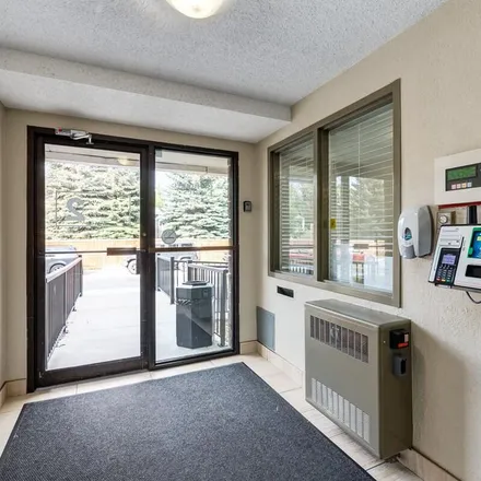 Image 5 - Southland Leisure Center, 19 Street SW, Calgary, AB T2W 0K1, Canada - Apartment for rent
