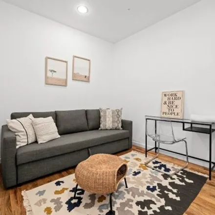 Image 6 - 154 Woodruff Avenue, New York, NY 11226, USA - Townhouse for sale