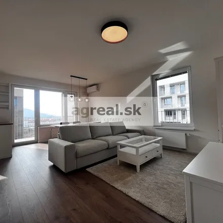 Rent this 4 bed apartment on Z-BOX in 608, 277 52 Nové Ouholice