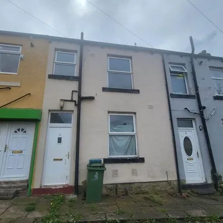 Rent this 1 bed townhouse on unnamed road in Heckmondwike, WF13 3PD