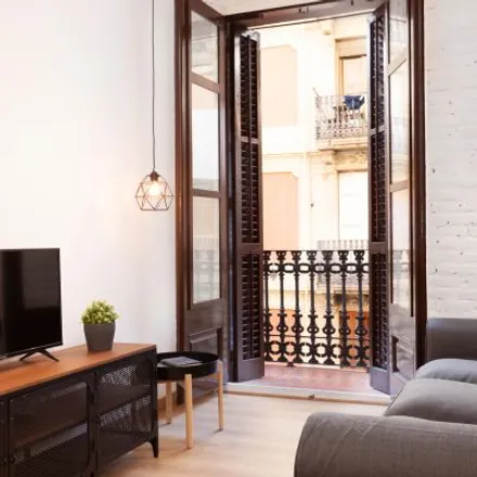 Rent this 3 bed apartment on Ultramarins Salatiel in Carrer de Pizarro, 11