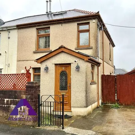 Buy this 3 bed duplex on Glanffrwd Avenue in Glyncoed, NP23 6HE