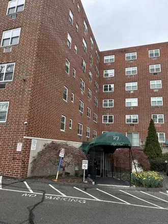 Rent this studio condo on 27 Northill Street in Springdale, Stamford