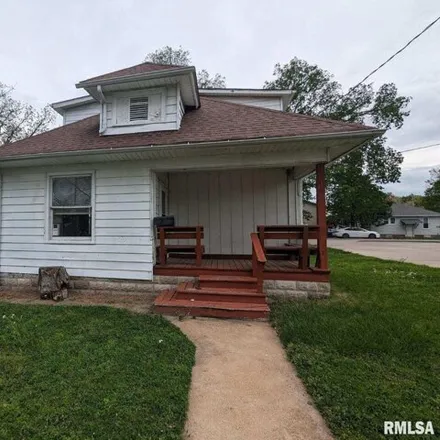 Buy this 4 bed house on 529 South Beveridge Street in Carbondale, IL 62901