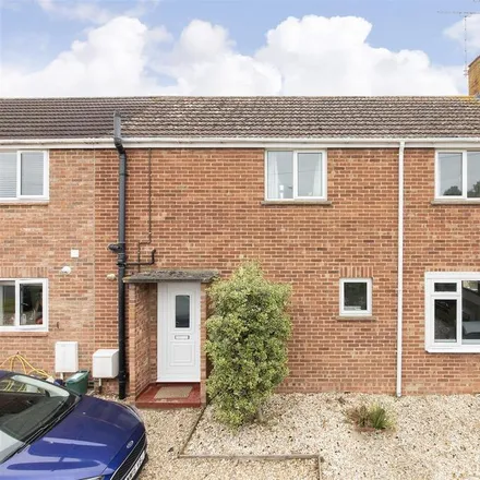 Rent this 3 bed townhouse on Fairacres Road in East Hagbourne, OX11 8QE