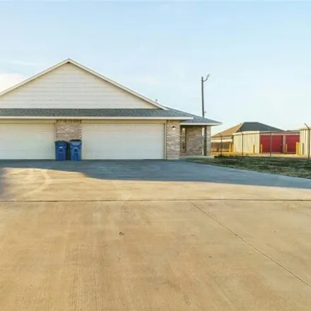 Buy this 6 bed house on 624 North Court Street in Kingfisher, OK 73750