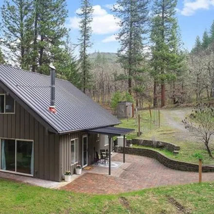 Buy this 4 bed house on 1383 Horseshoe Bend Road in Wahkiacus, Klickitat County