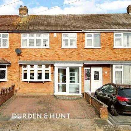Buy this 3 bed townhouse on Peartree Gardens in London, RM7 8HT
