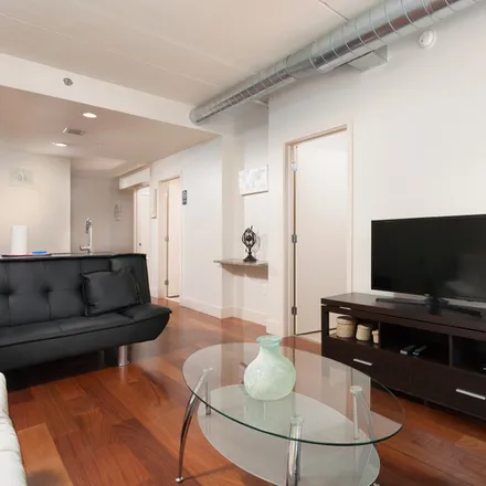 Rent this 2 bed apartment on 2021 Chestnut St