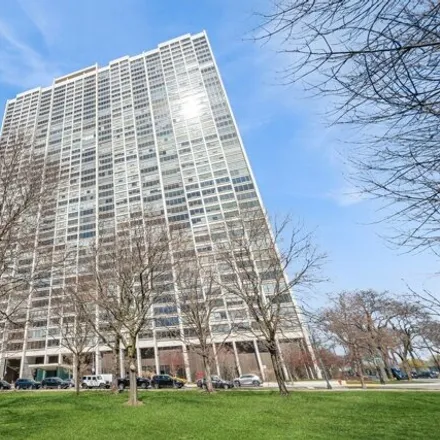 Buy this 2 bed condo on 2800 North Lake Shore Drive in Chicago, IL 60657