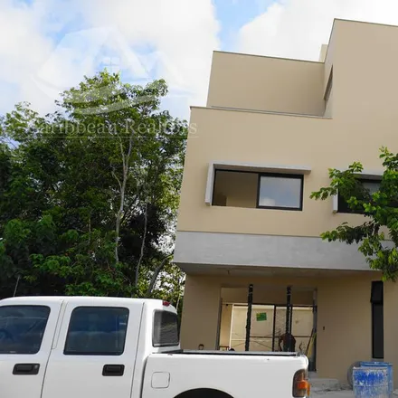 Buy this studio house on Avenida Huayacan in 77560 Arboledas, ROO