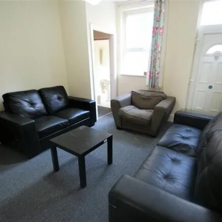 Rent this 5 bed room on Spring Grove Walk in Leeds, LS6 1RR