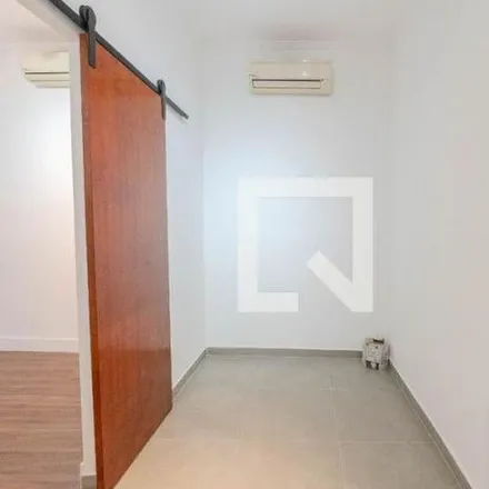 Buy this 1 bed apartment on Rua Doutor Bráulio Gomes 81 in República, São Paulo - SP