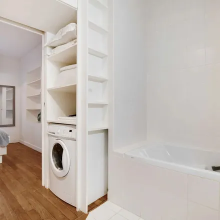 Image 4 - 7 Rue de l'Agent Bailly, 75009 Paris, France - Apartment for rent