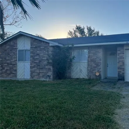 Buy this 3 bed townhouse on 4014 Richwood Circle in Corpus Christi, TX 78410