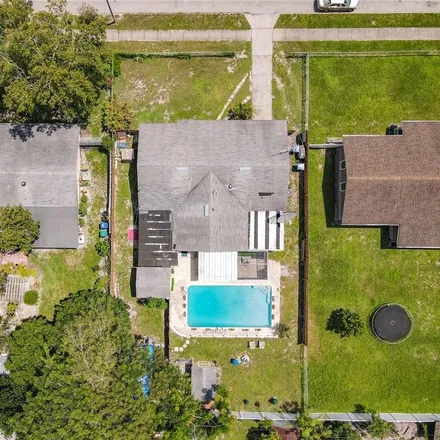 Buy this 6 bed house on 300 Capehart Drive in Orange County, FL 32807