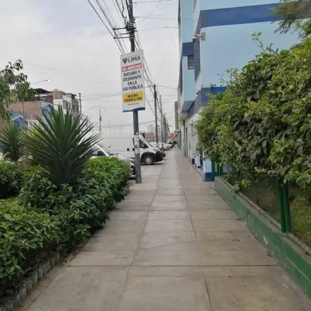 Buy this studio house on Commercial Ivan Ferreteria in Prolongación Arica Avenue, Lima