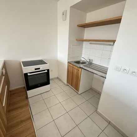 Rent this 3 bed apartment on 45 Avenue du Hazay in 95800 Cergy, France