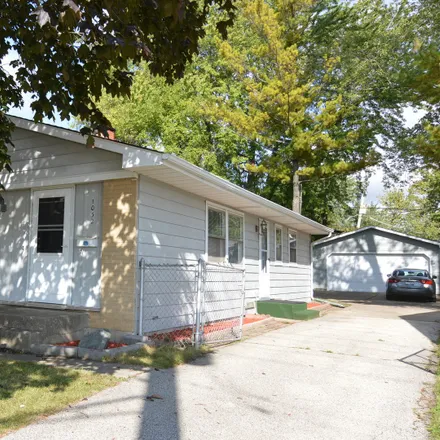 Buy this 3 bed house on 1052 West Hawley Street in Mundelein, IL 60060
