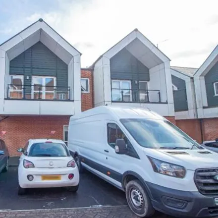 Image 1 - Oasthouse Drive, Horndean, PO8 0UF, United Kingdom - Apartment for sale