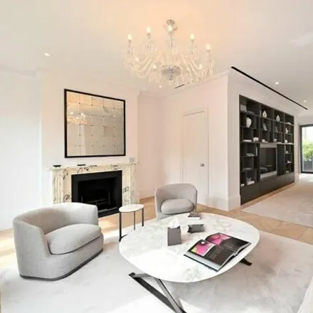 Image 2 - 4-13 Little Chester Street, London, SW1X 7AS, United Kingdom - Townhouse for rent