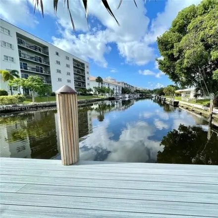 Buy this 2 bed condo on 34 Palm Club Drive in Lauderdale-by-the-Sea, Broward County