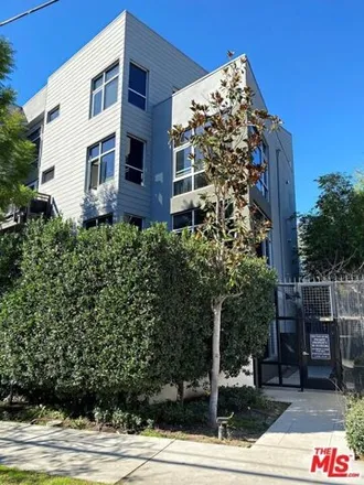 Buy this 1 bed condo on Sunset Silver Lake in 4111 Sunset Boulevard, Los Angeles