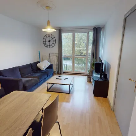 Rent this 3 bed apartment on 12 Rue Sacco et Vanzetti in 38400 Saint-Martin-d'Hères, France