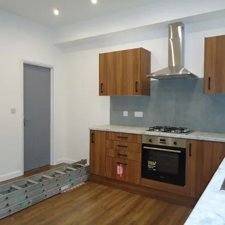 Image 6 - Belvedere Mount, Leeds, LS11 7ED, United Kingdom - Apartment for rent
