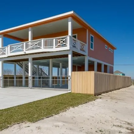 Buy this 3 bed house on 560 West Rustic Oak Lane in Holiday Beach, Aransas County