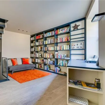Rent this 1 bed room on 45 Pottery Lane in London, W11 4LZ
