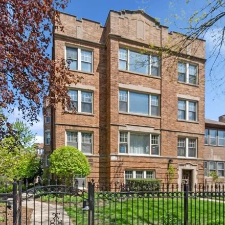Rent this 1 bed condo on 2016-2018 West Greenleaf Avenue in Chicago, IL 60645