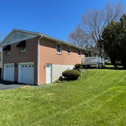 Image 3 - 887 Hillsdale Road, Hillsdale Acres, Londonderry Township, PA 17057, USA - House for sale