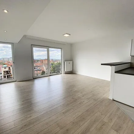 Rent this 2 bed apartment on Avenue Eugène Plasky - Eugène Plaskylaan 30 in 1030 Schaerbeek - Schaarbeek, Belgium
