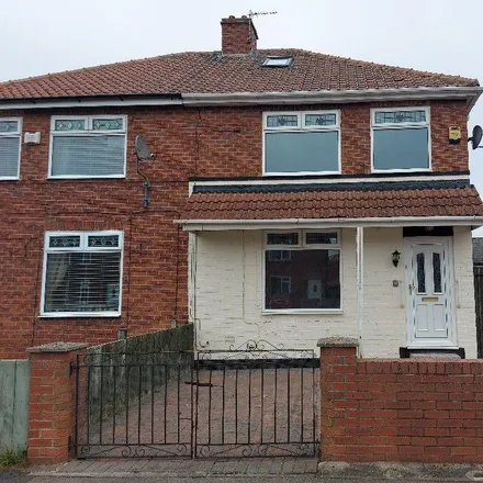 Rent this 3 bed duplex on Appleton Road in Stockton-on-Tees, TS19 0HT