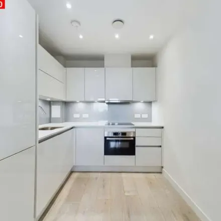 Image 2 - 3 City North Place, London, N4 3FS, United Kingdom - Apartment for rent
