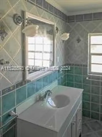 Image 6 - 300 Malaga Avenue - House for rent