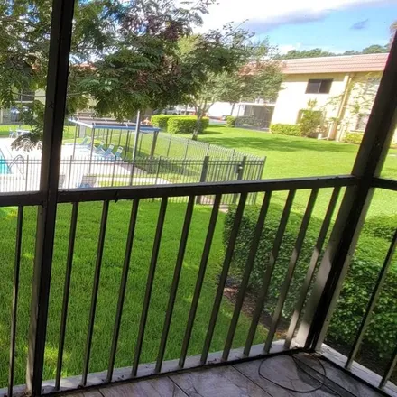 Image 4 - 426 Lakeview Drive, Weston, FL 33326, USA - Condo for rent