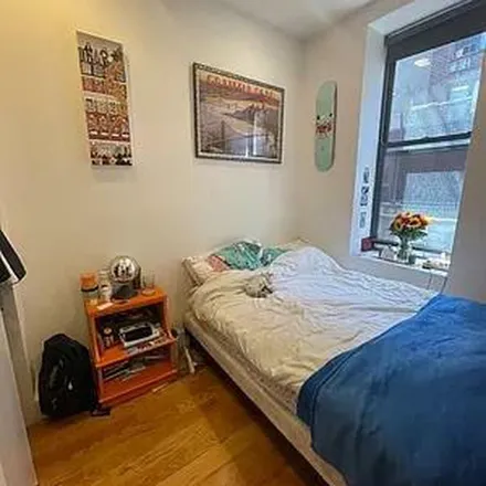 Rent this 3 bed apartment on 230 East 27th Street in New York, NY 10016