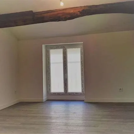 Rent this 3 bed apartment on 44 Chemin de la Feuillée in 38110 Saint-Jean-de-Soudain, France