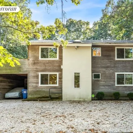 Rent this 4 bed house on 4 Underwood Drive in East Hampton, Springs