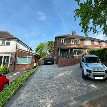 Buy this 4 bed duplex on Dartmouth Avenue in Newcastle-under-Lyme, ST5 3PL