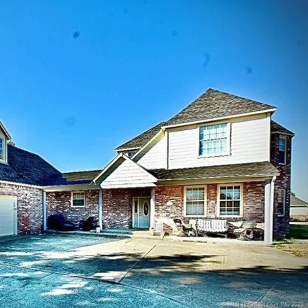 Buy this 5 bed house on 11948 North 152nd East Avenue in Owasso, OK 74021