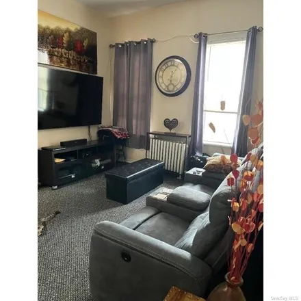 Image 7 - 3041 Voorhies Avenue, New York, NY 11235, USA - House for sale