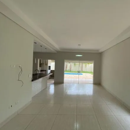 Buy this 3 bed house on Avenida José Micheletti in Centro, Piracicaba - SP